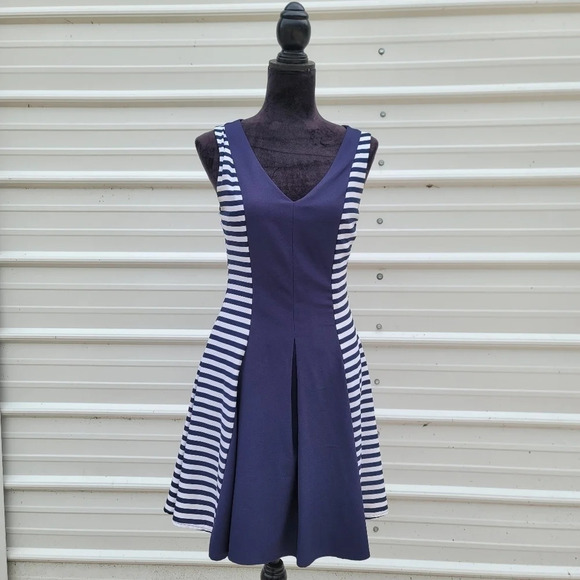 Charming Charlie Modern American Dress Sz S Women Fit & Flare Stripe Navy V-Neck - Picture 1 of 9
